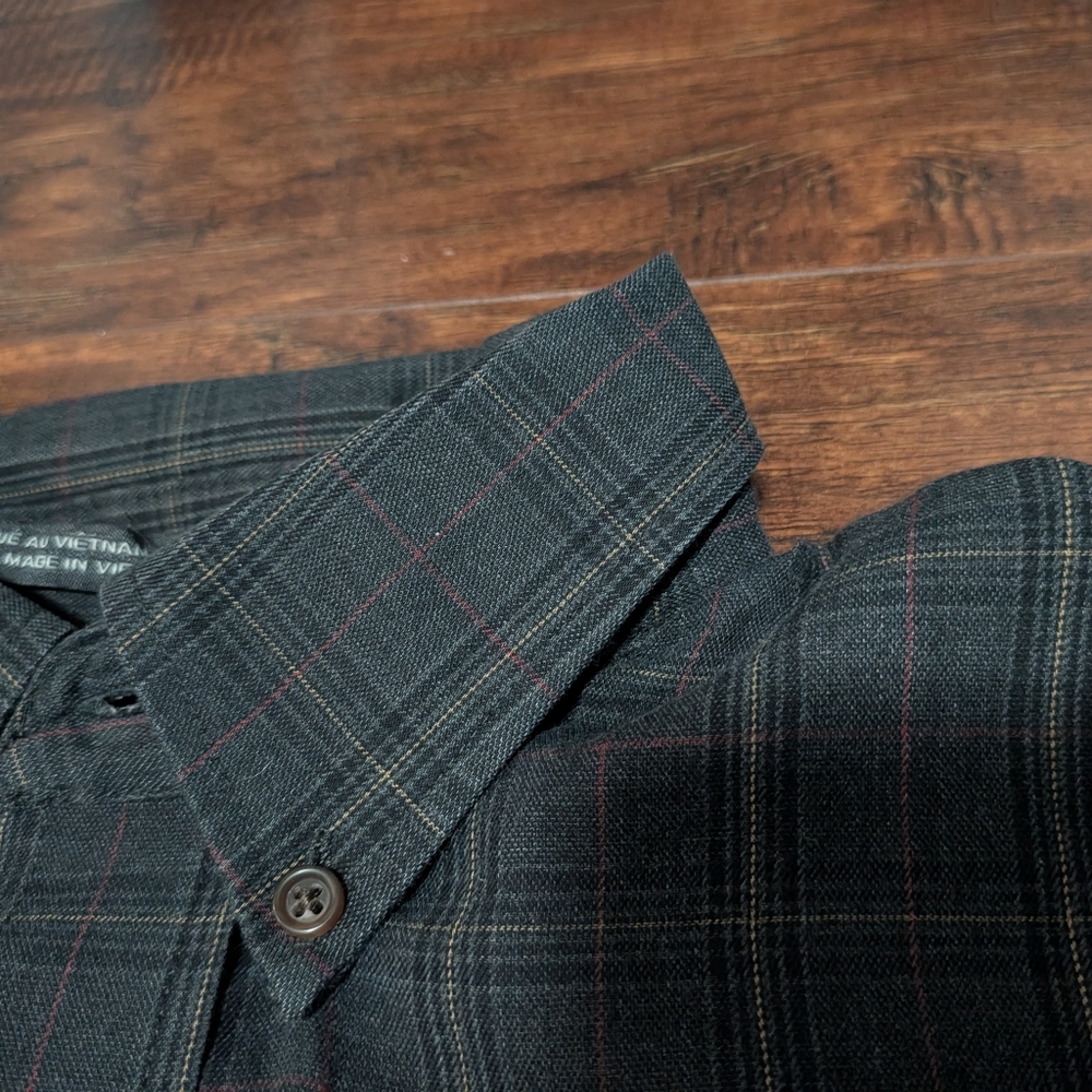 Arrow Men's Black Plaid Button-Down Shirt (L) - Picture 7 of 11